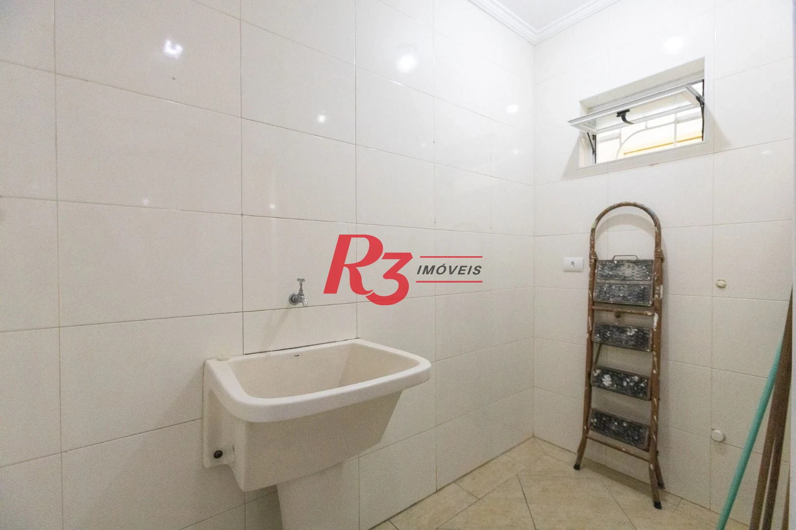 Casa com 3 dormitórios à venda, 142 m² por R$ 1.250.000,00 - Campo Grande - Santos/SP