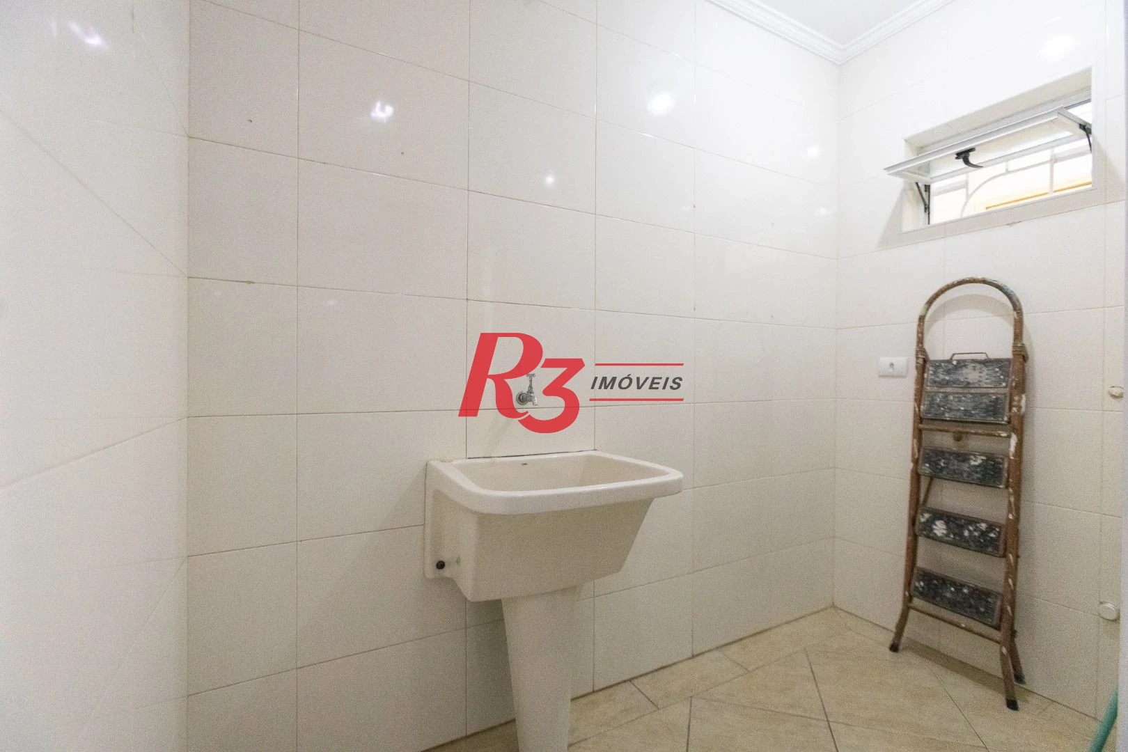Casa com 3 dormitórios à venda, 142 m² por R$ 1.250.000,00 - Campo Grande - Santos/SP