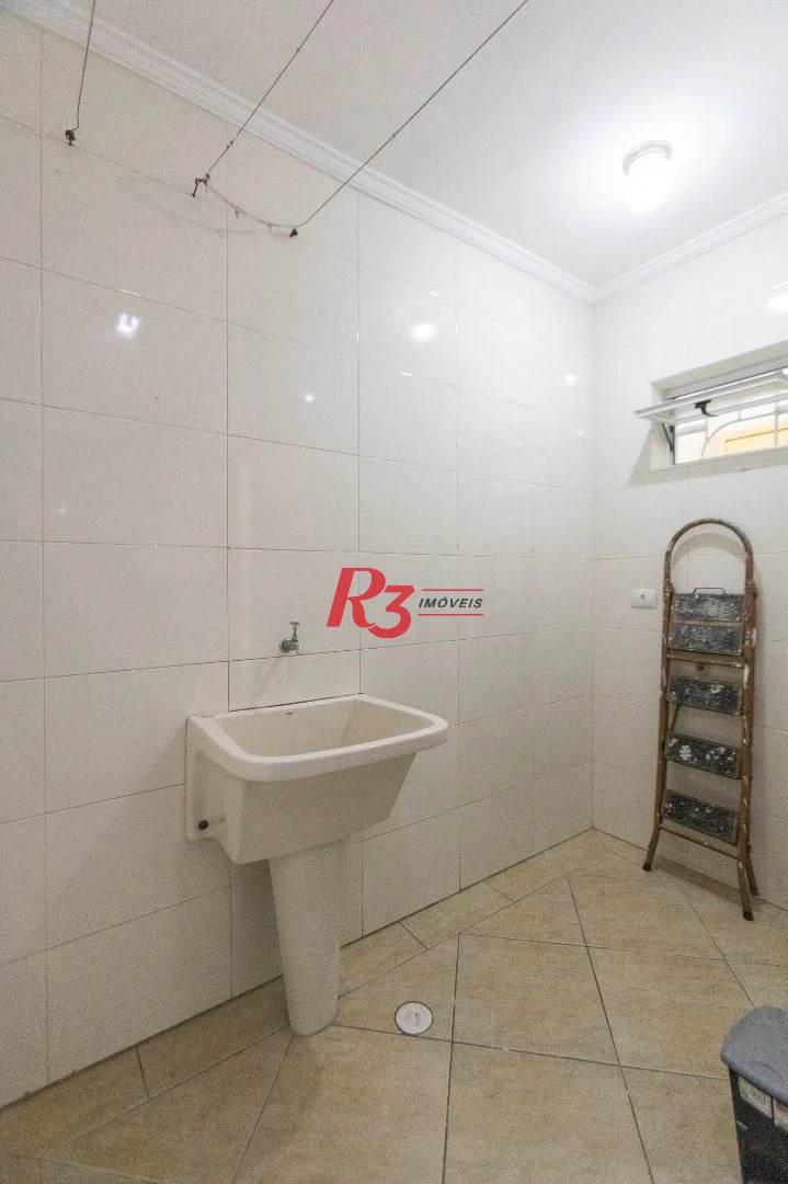 Casa com 3 dormitórios à venda, 142 m² por R$ 1.250.000,00 - Campo Grande - Santos/SP