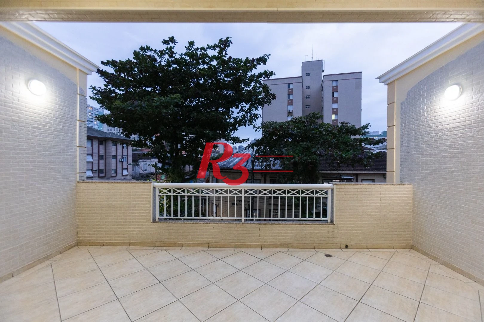 Casa com 3 dormitórios à venda, 142 m² por R$ 1.250.000,00 - Campo Grande - Santos/SP
