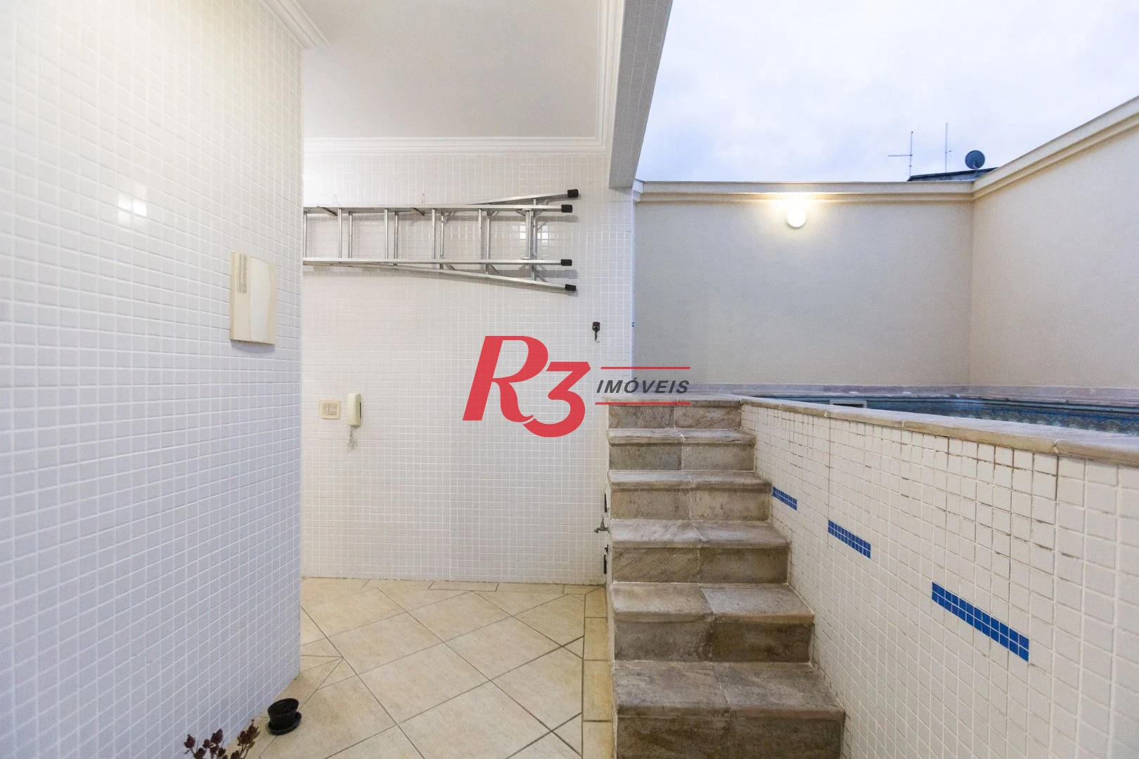 Casa com 3 dormitórios à venda, 142 m² por R$ 1.250.000,00 - Campo Grande - Santos/SP