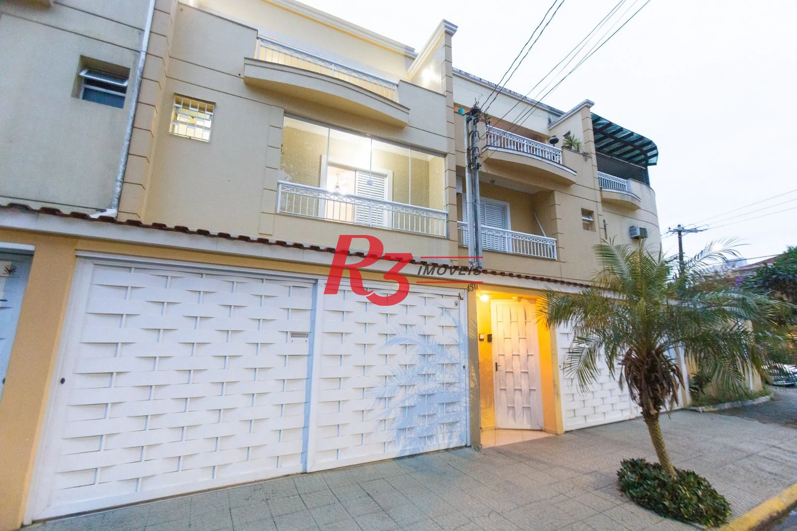 Casa com 3 dormitórios à venda, 142 m² por R$ 1.250.000,00 - Campo Grande - Santos/SP