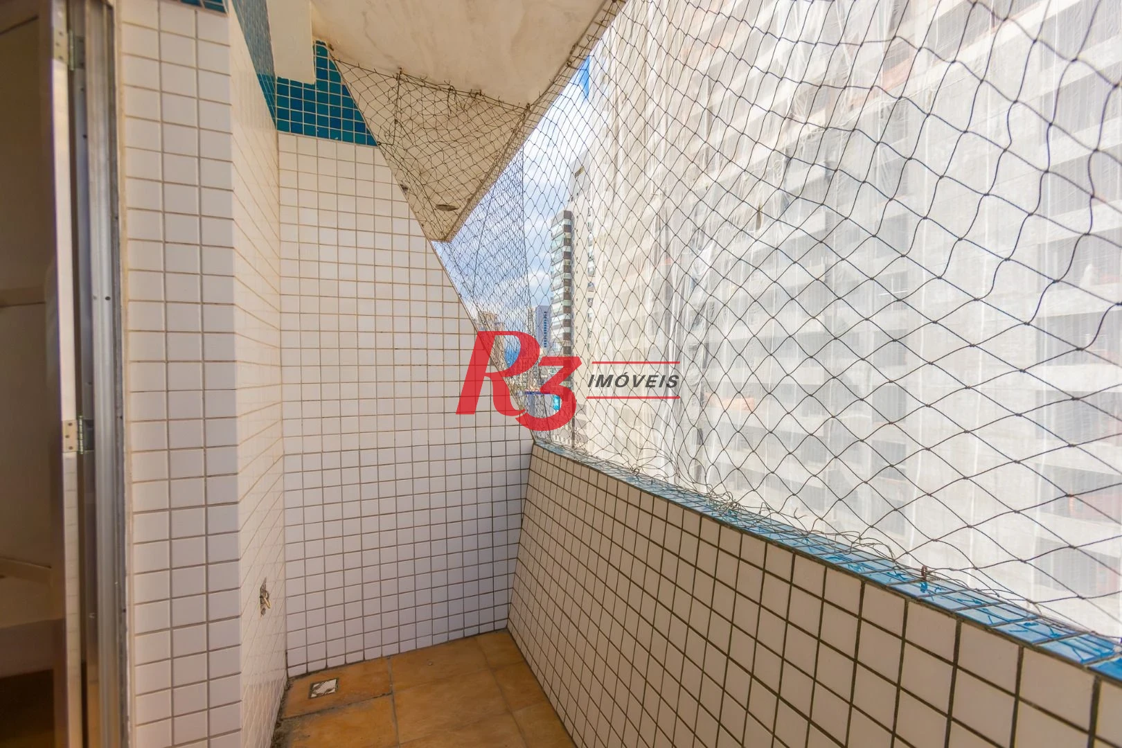 Apartamento com 2 dormitórios à venda, 62 m² por R$ 690.000,00 - Gonzaga - Santos/SP