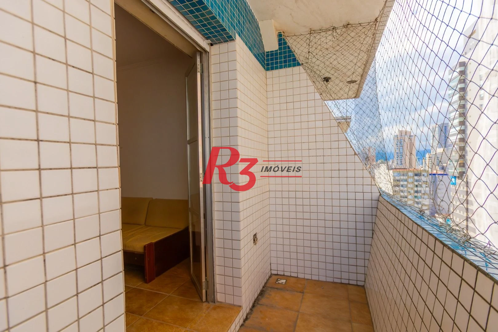 Apartamento com 2 dormitórios à venda, 62 m² por R$ 690.000,00 - Gonzaga - Santos/SP