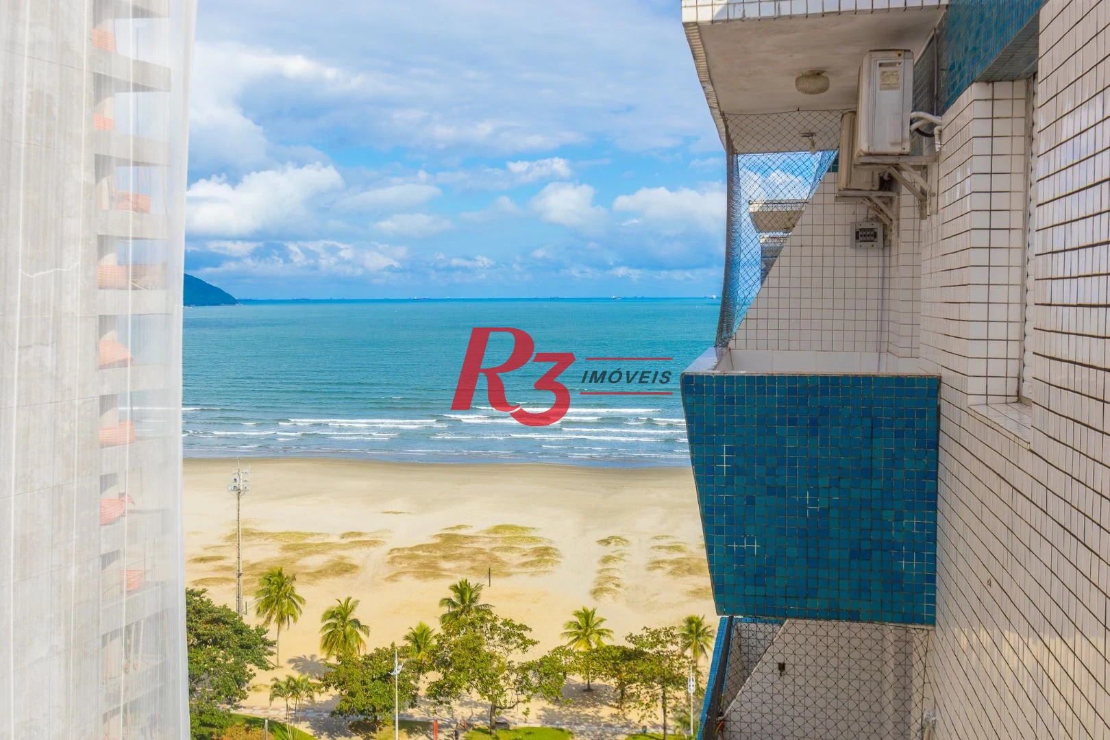 Apartamento com 2 dormitórios à venda, 62 m² por R$ 690.000,00 - Gonzaga - Santos/SP