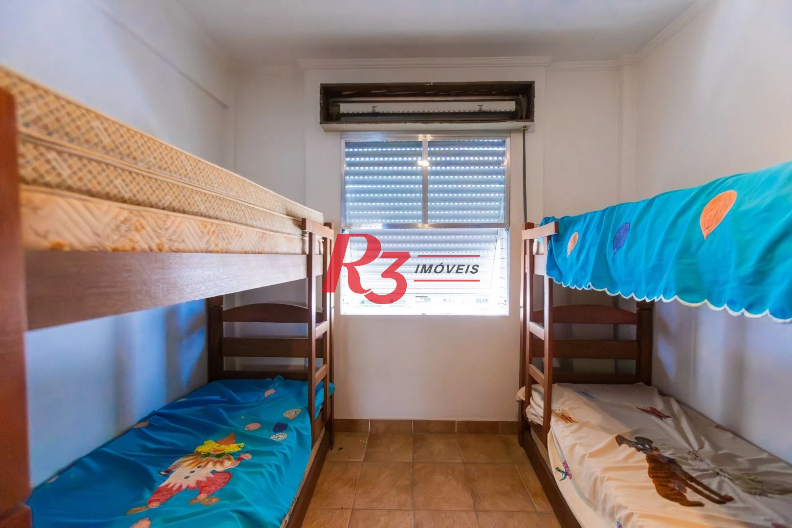 Apartamento com 2 dormitórios à venda, 62 m² por R$ 690.000,00 - Gonzaga - Santos/SP