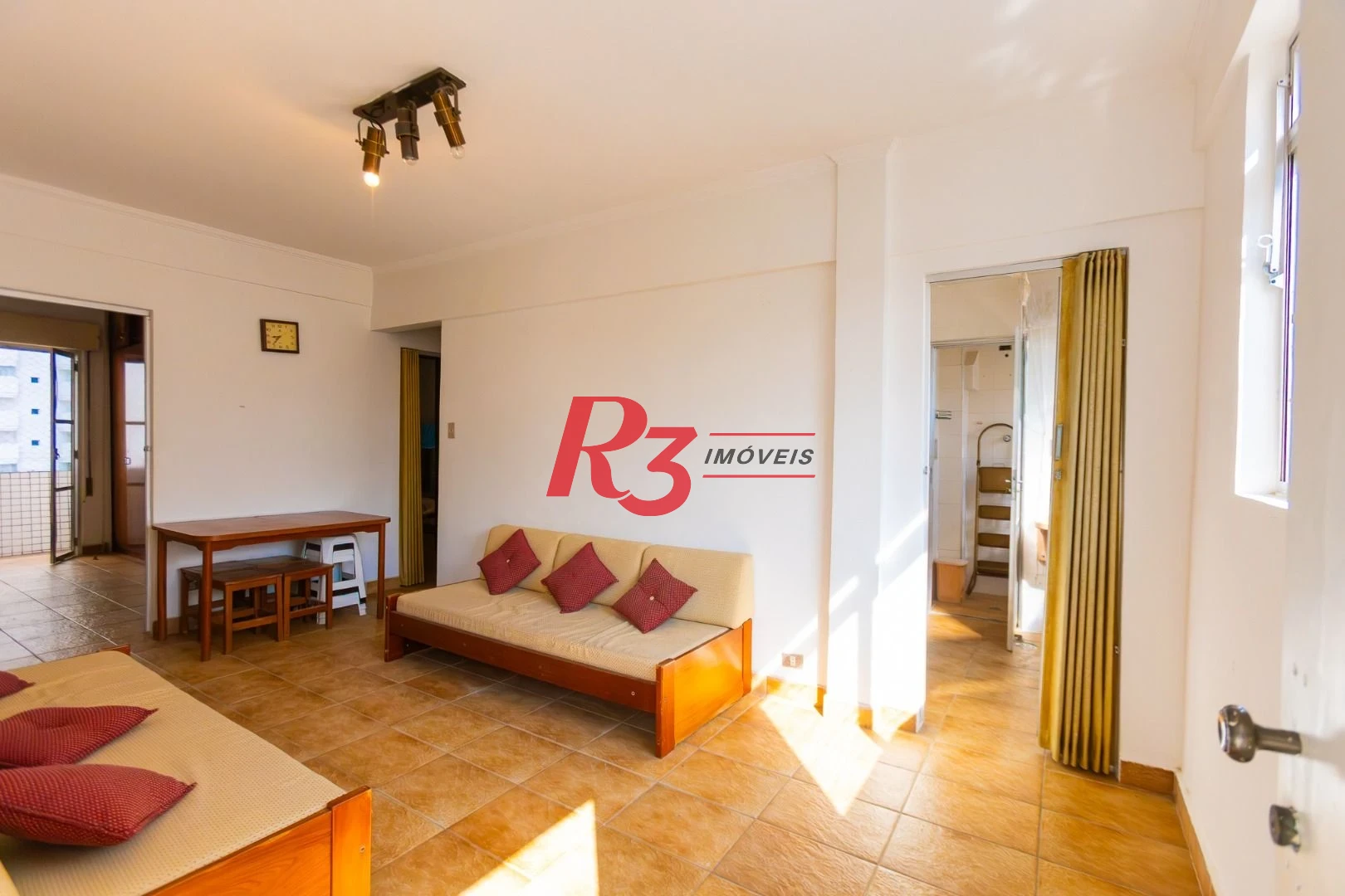 Apartamento com 2 dormitórios à venda, 62 m² por R$ 690.000,00 - Gonzaga - Santos/SP