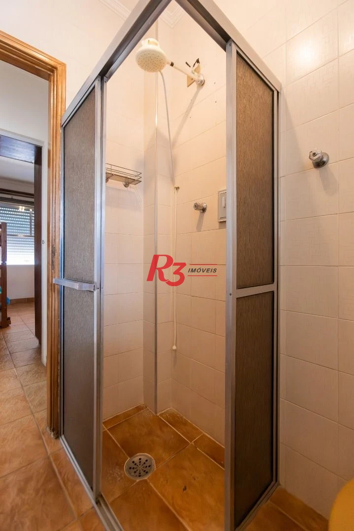 Apartamento com 2 dormitórios à venda, 62 m² por R$ 690.000,00 - Gonzaga - Santos/SP