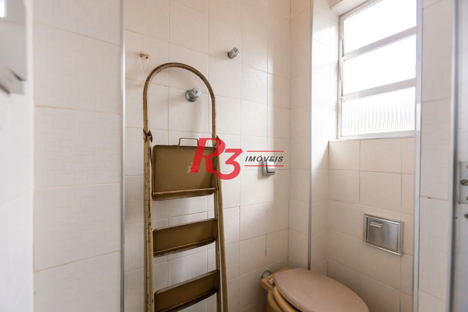Apartamento com 2 dormitórios à venda, 62 m² por R$ 690.000,00 - Gonzaga - Santos/SP