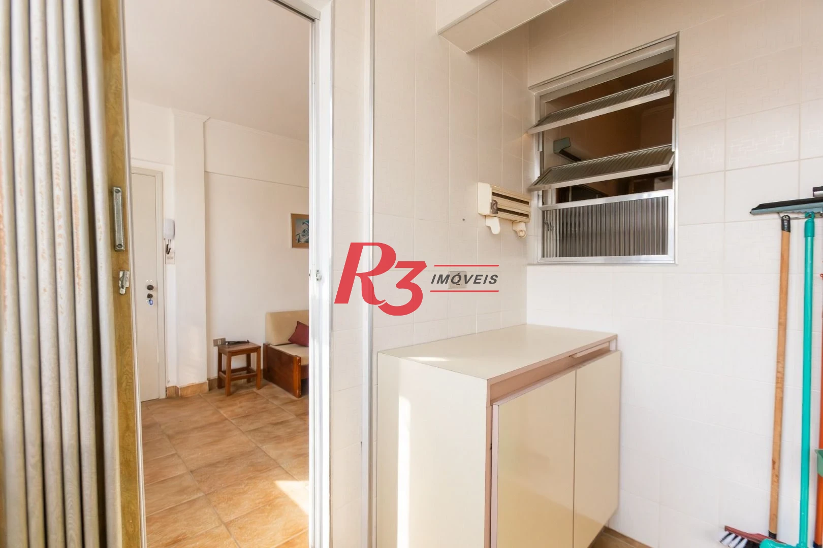 Apartamento com 2 dormitórios à venda, 62 m² por R$ 690.000,00 - Gonzaga - Santos/SP