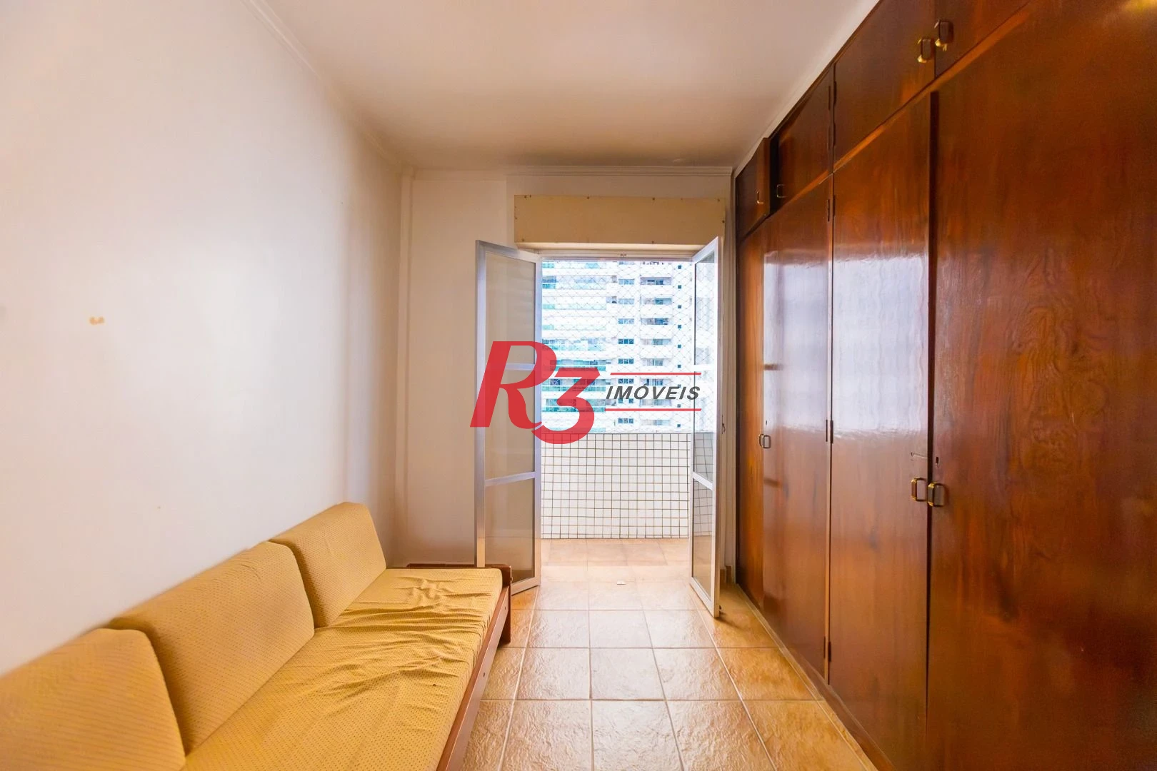 Apartamento com 2 dormitórios à venda, 62 m² por R$ 690.000,00 - Gonzaga - Santos/SP