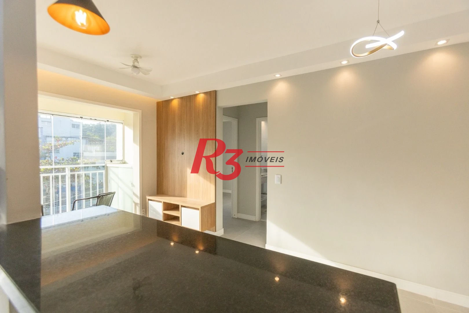 Apartamento com 2 dormitórios à venda, 62 m² por R$ 430.000,00 - Morro de Nova Cintra - Santos/SP