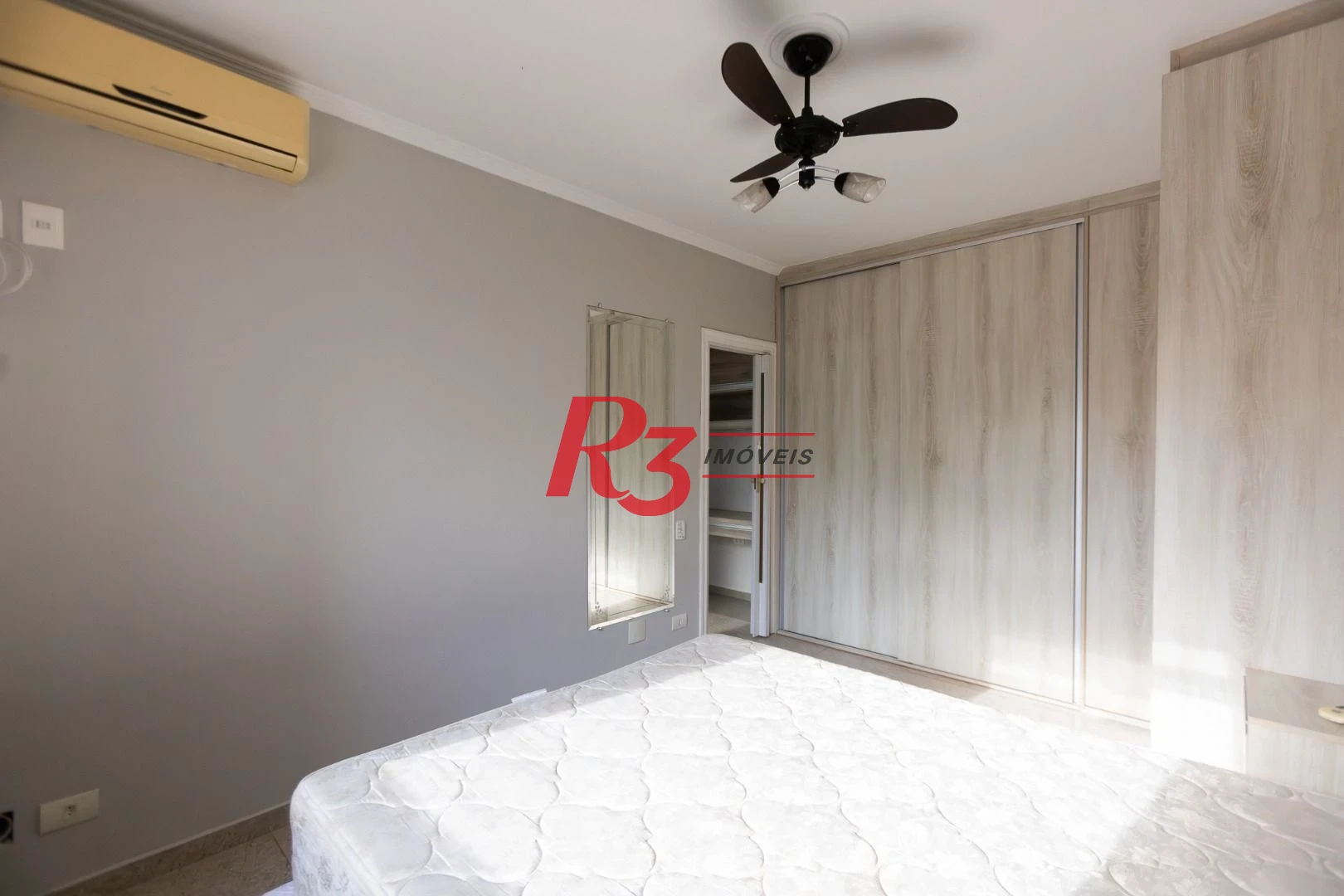 Apartamento com 1 dormitório para alugar, 57 m² por R$ 4.500,00/mês - Embaré - Santos/SP
