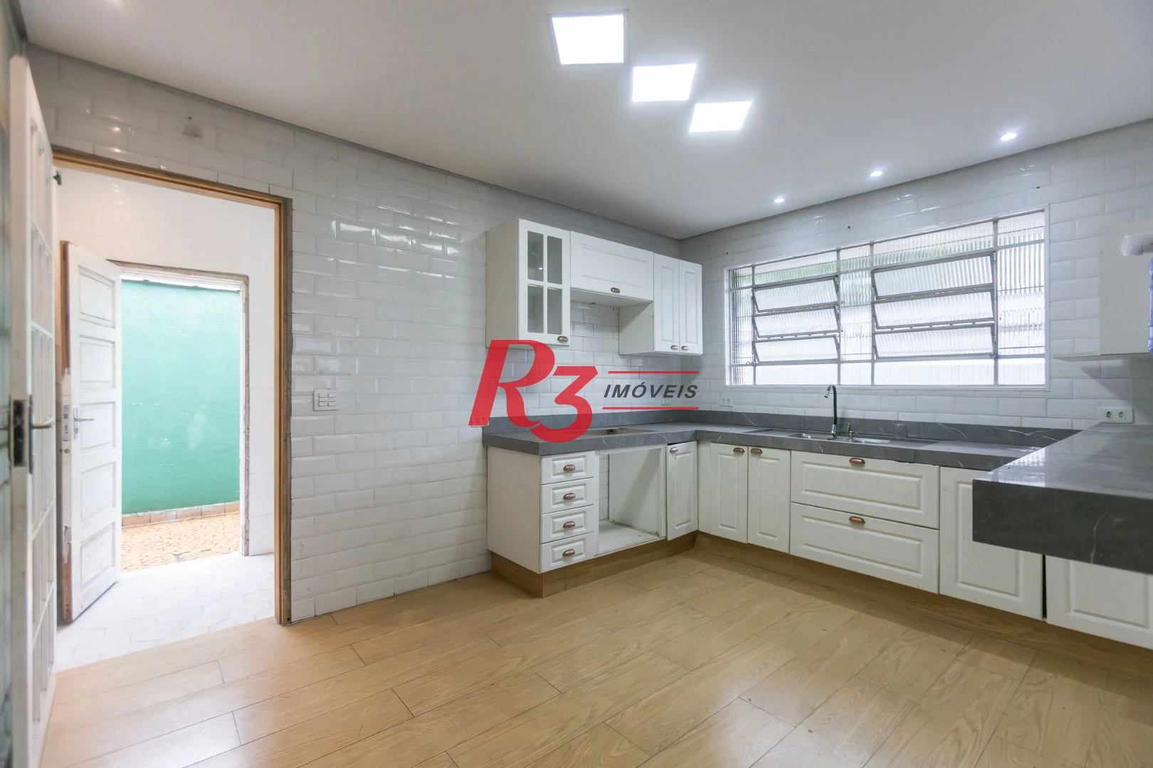 Casa com 3 dormitórios à venda, 229 m² por R$ 480.000,00 - Santa Maria - Santos/SP