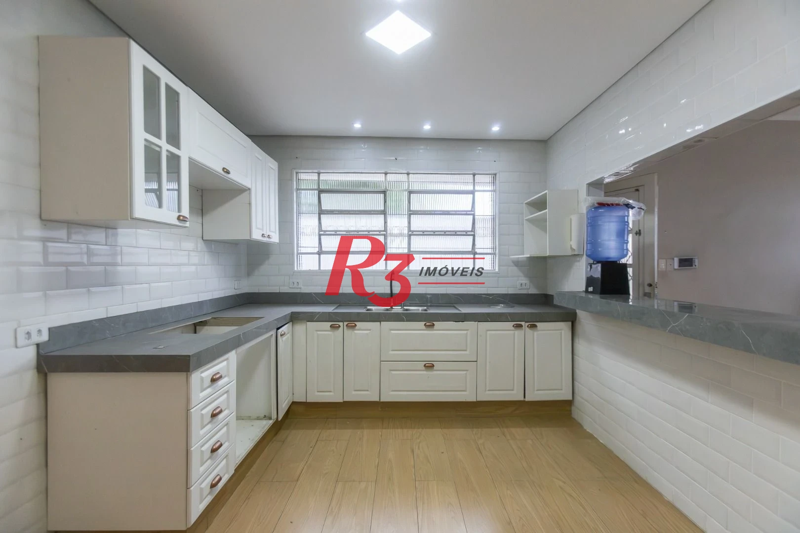Casa com 3 dormitórios à venda, 229 m² por R$ 480.000,00 - Santa Maria - Santos/SP