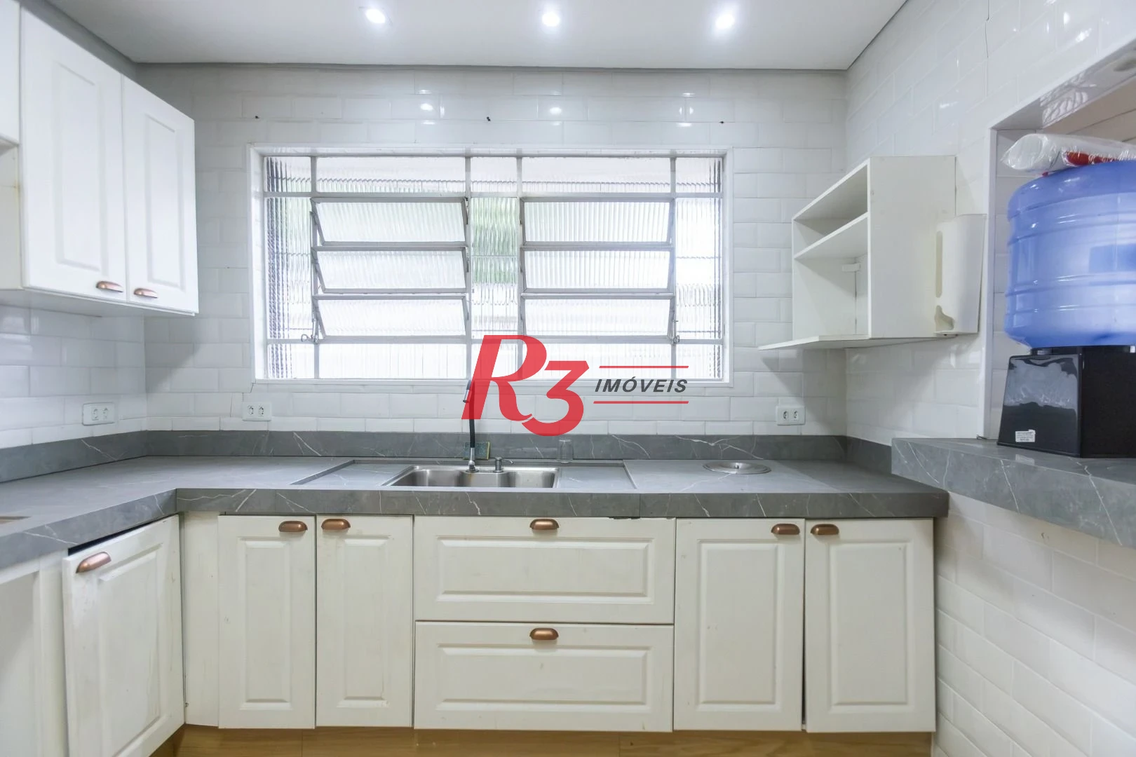 Casa com 3 dormitórios à venda, 229 m² por R$ 480.000,00 - Santa Maria - Santos/SP