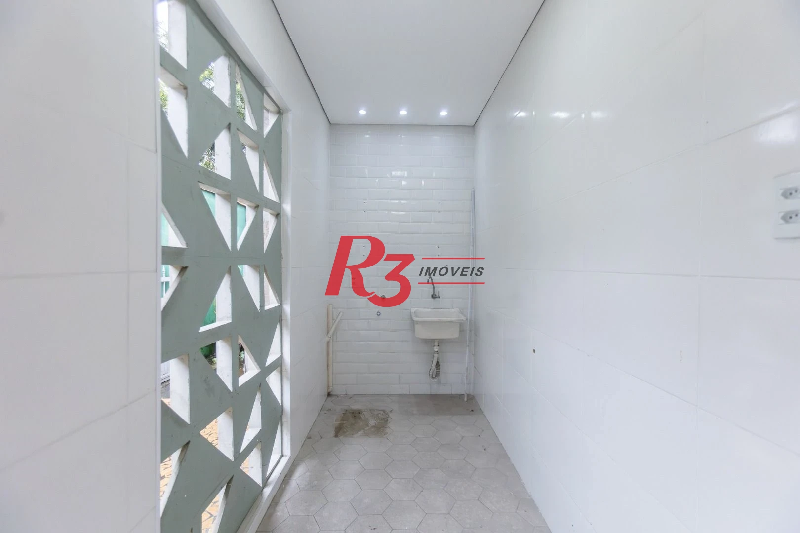 Casa com 3 dormitórios à venda, 229 m² por R$ 480.000,00 - Santa Maria - Santos/SP
