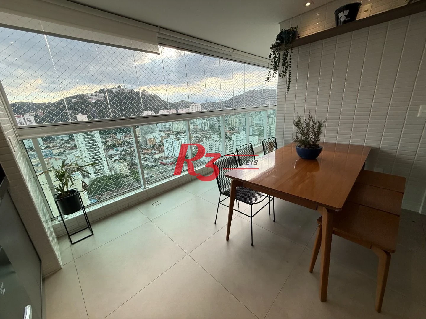 Apartamento com 2 dormitórios à venda, 107 m² por R$ 1.720.000,00 - Pompéia - Santos/SP