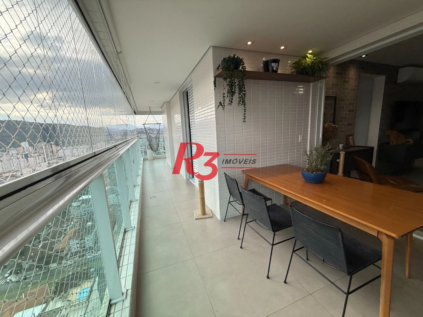 Apartamento com 2 dormitórios à venda, 107 m² por R$ 1.720.000,00 - Pompéia - Santos/SP