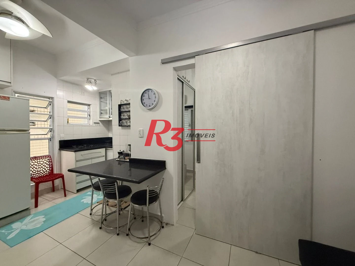 Studio com 1 dormitório para alugar, 27 m² por R$ 3.400,00/mês - Gonzaga - Santos/SP