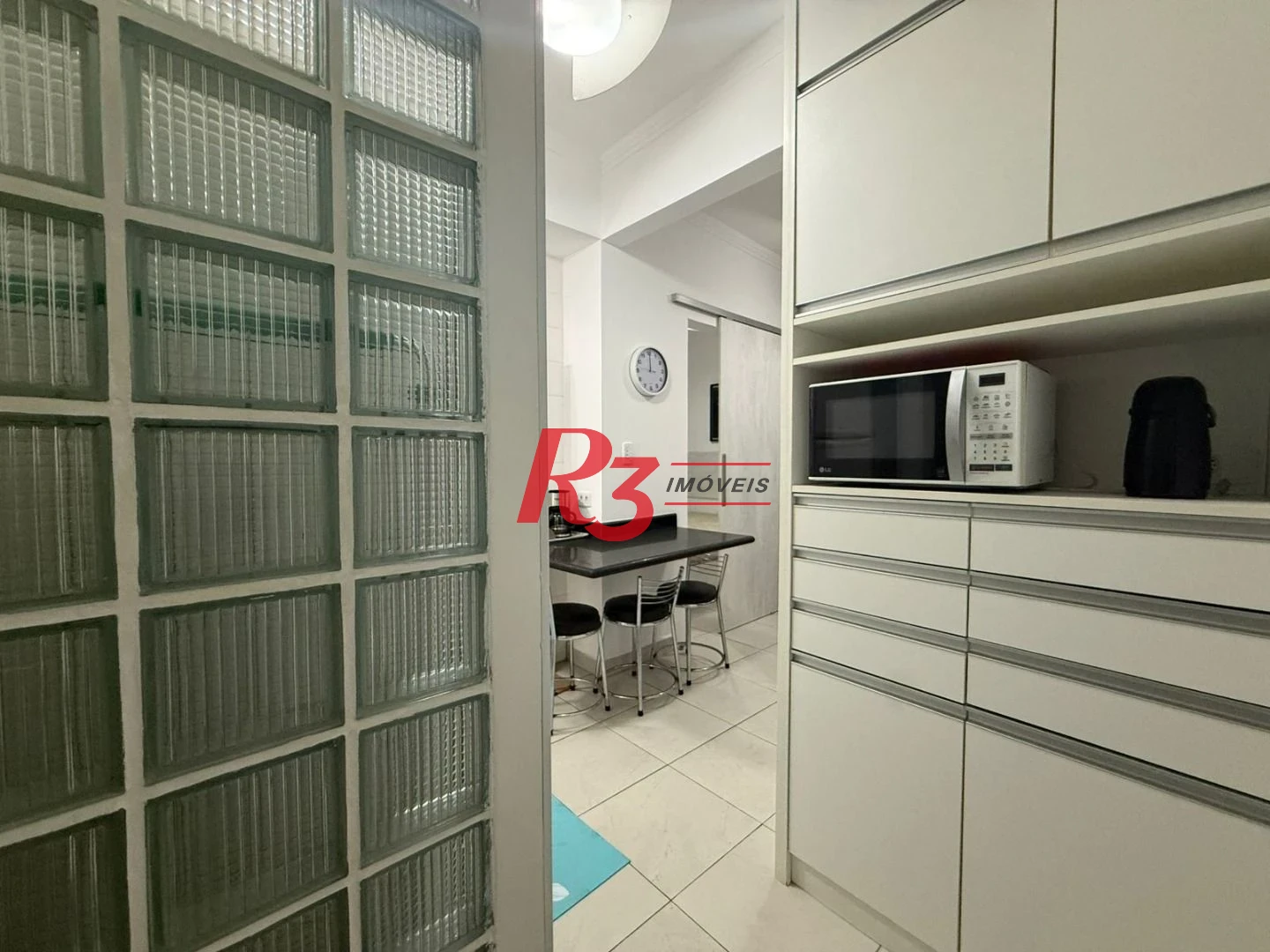 Studio com 1 dormitório para alugar, 27 m² por R$ 3.400,00/mês - Gonzaga - Santos/SP