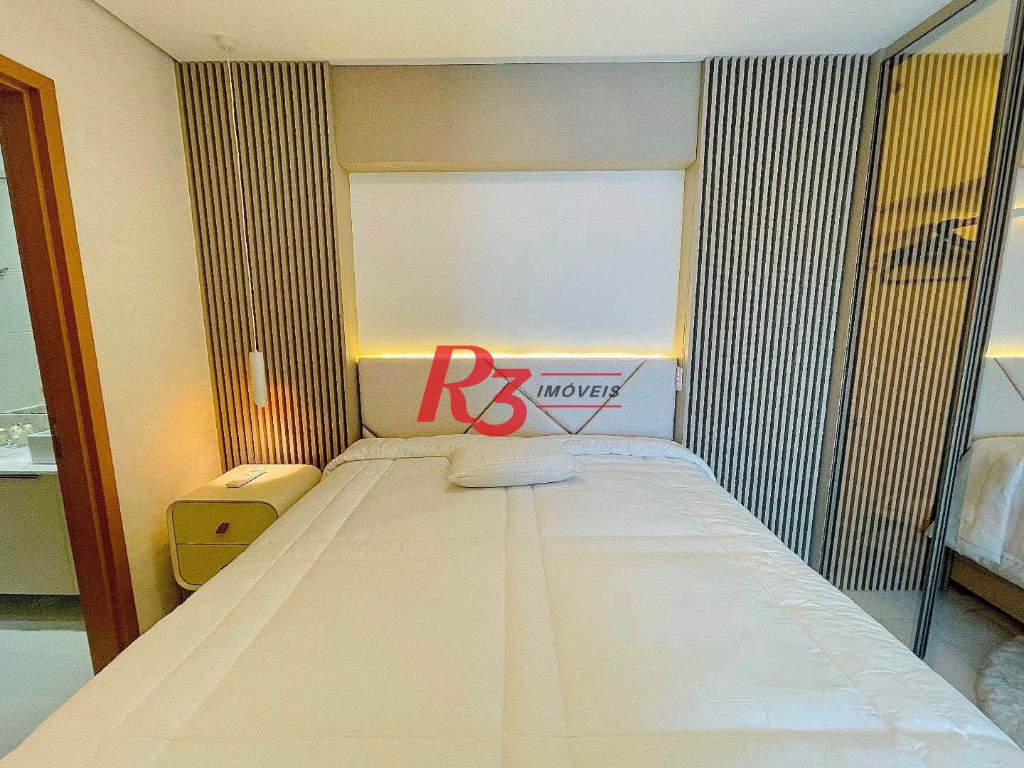 Apartamento com 3 dormitórios para alugar, 100 m² por R$ 22.000,00/mês - Gonzaga - Santos/SP