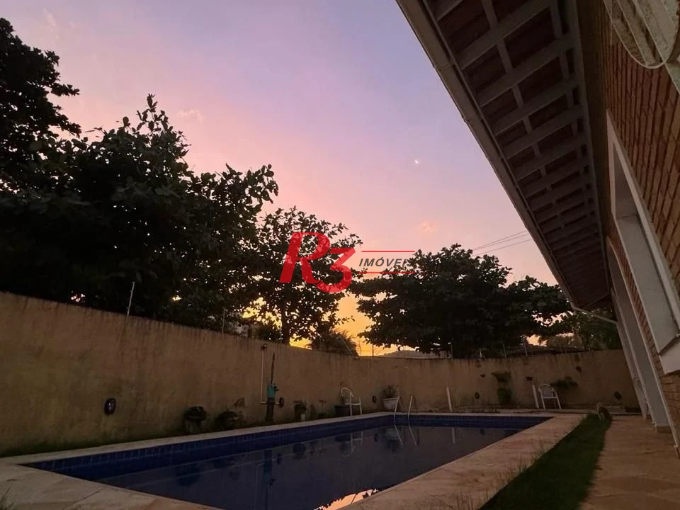 Casa com 4 dormitórios à venda, 568 m² por R$ 1.200.000,00 - Jardim Virginia - Guarujá/SP