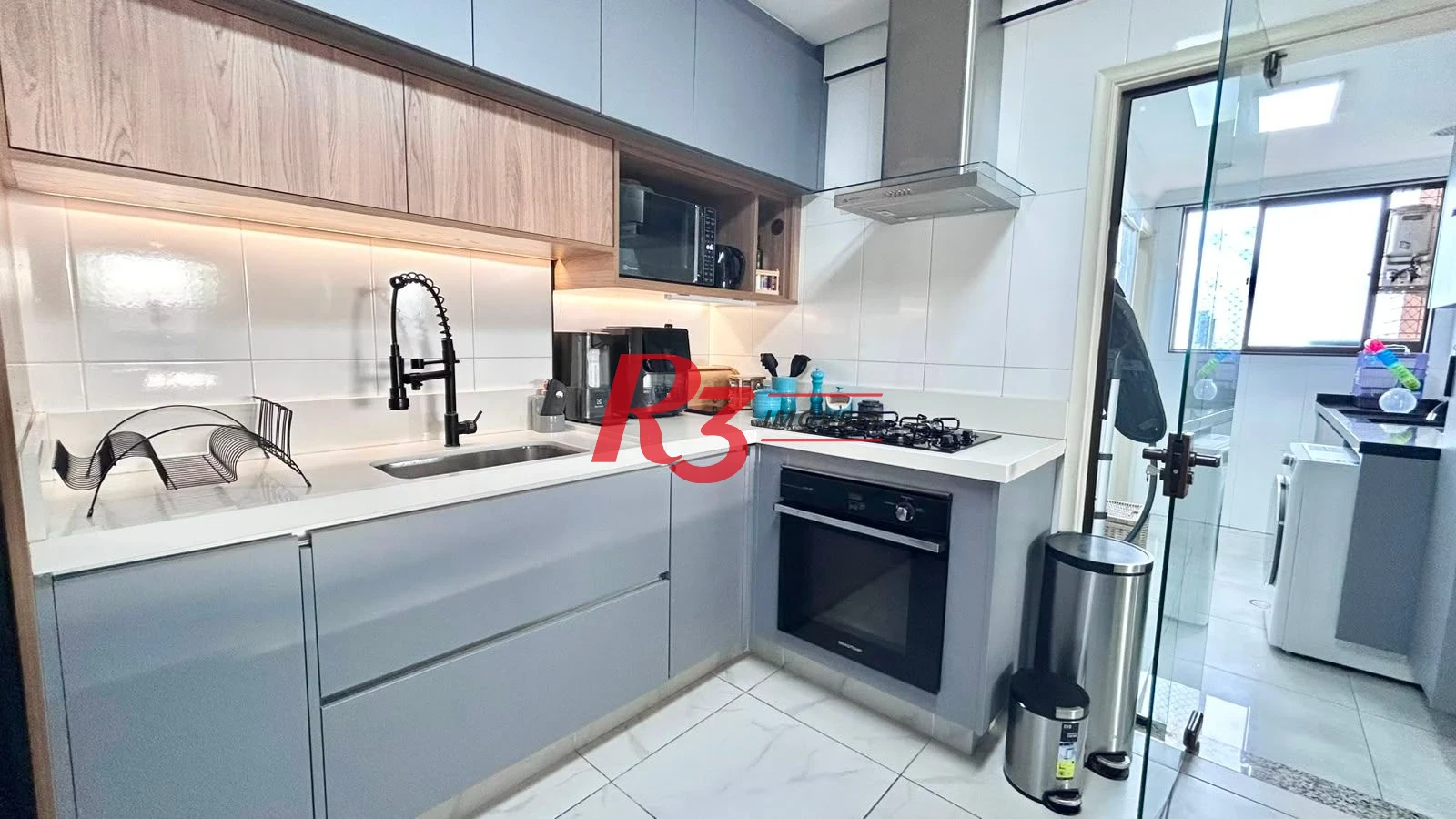 Apartamento com 2 dormitórios à venda, 82 m² por R$ 900.000,00 - Embaré - Santos/SP