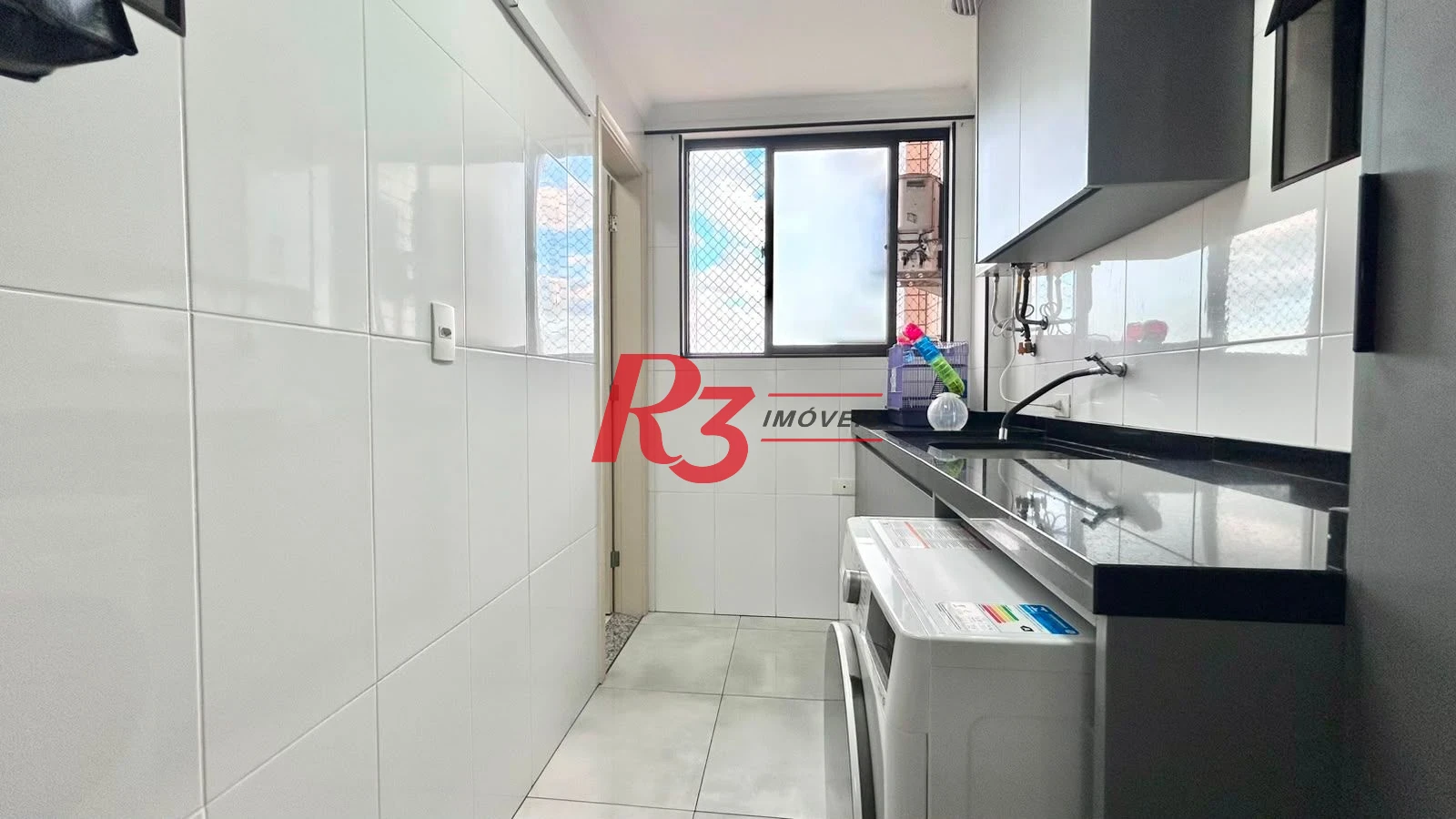 Apartamento com 2 dormitórios à venda, 82 m² por R$ 900.000,00 - Embaré - Santos/SP