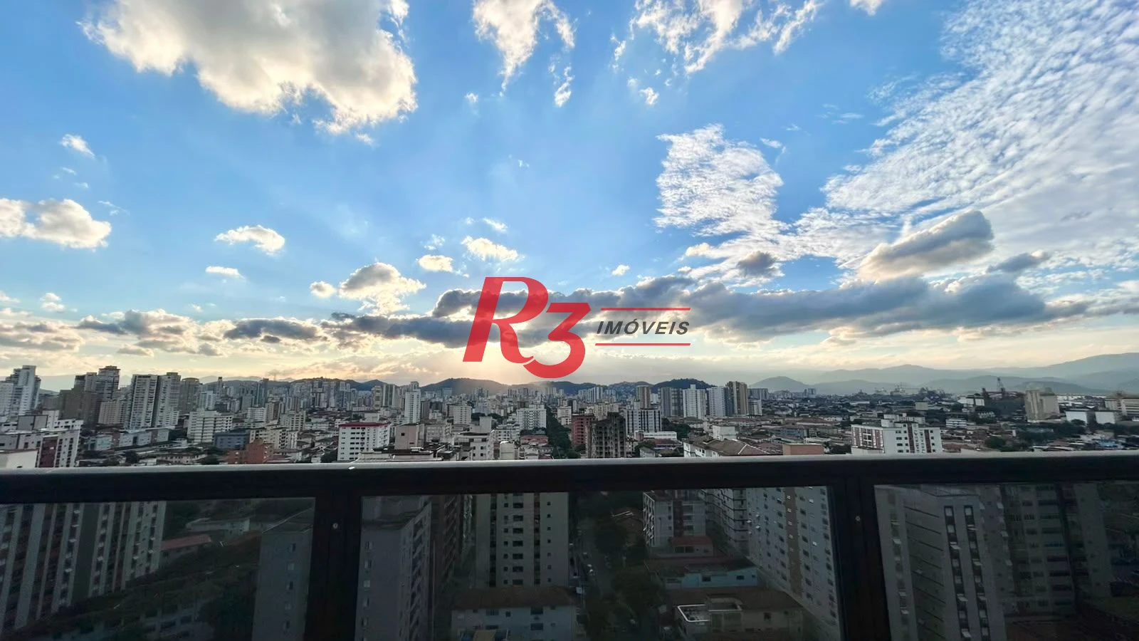 Apartamento com 2 dormitórios à venda, 82 m² por R$ 900.000,00 - Embaré - Santos/SP