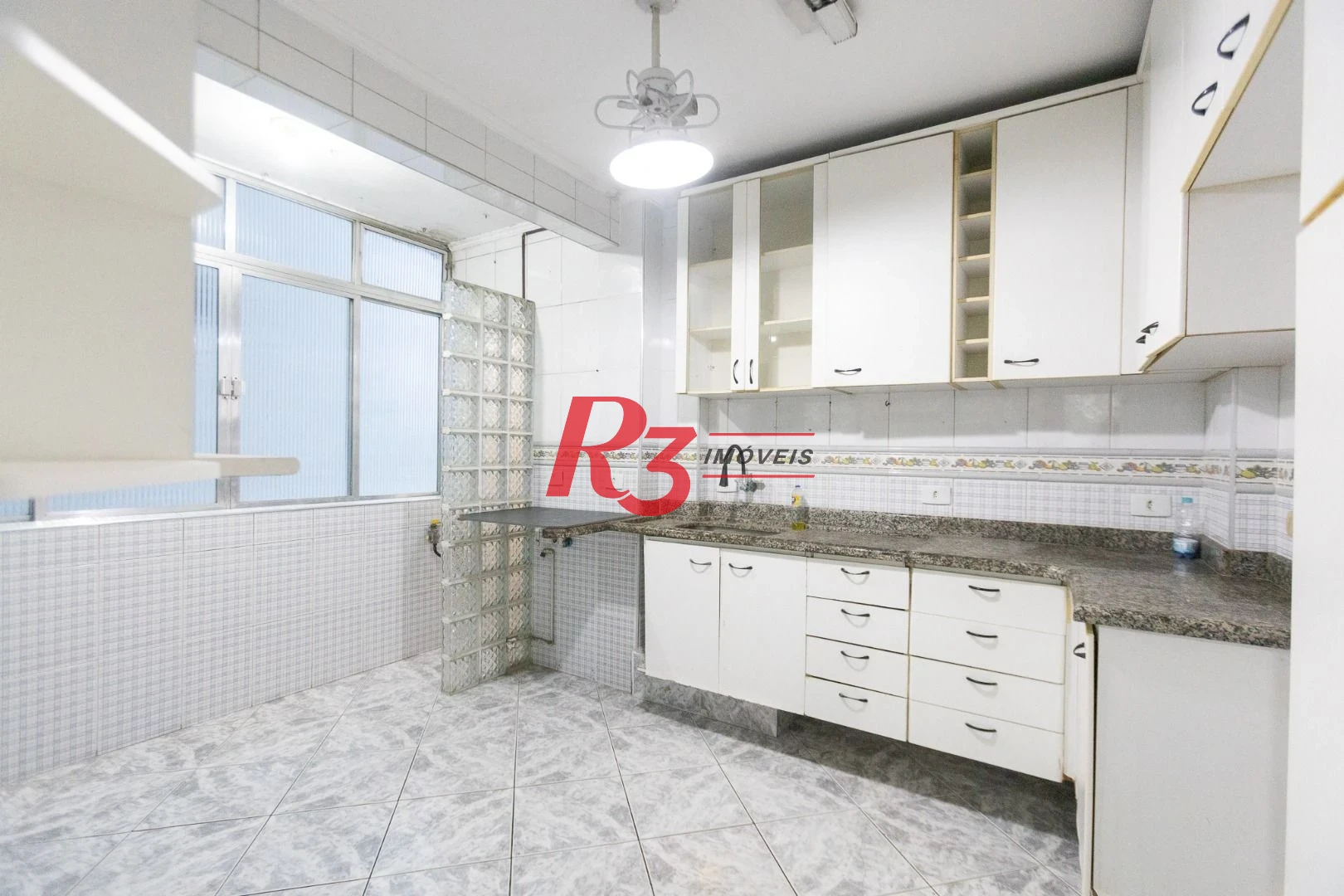 Apartamento com 2 dormitórios à venda, 86 m² por R$ 650.000,00 - José Menino - Santos/SP