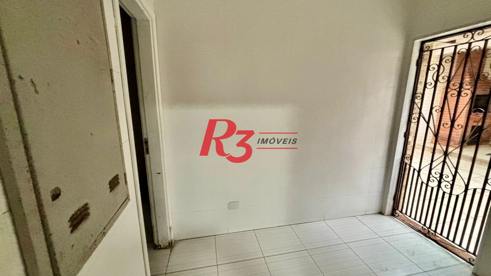 Sobrado com 4 dormitórios à venda, 276 m² por R$ 2.000.000,00 - Boqueirão - Santos/SP