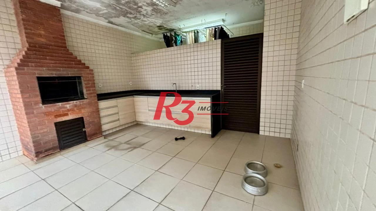 Sobrado com 4 dormitórios à venda, 276 m² por R$ 2.000.000,00 - Boqueirão - Santos/SP