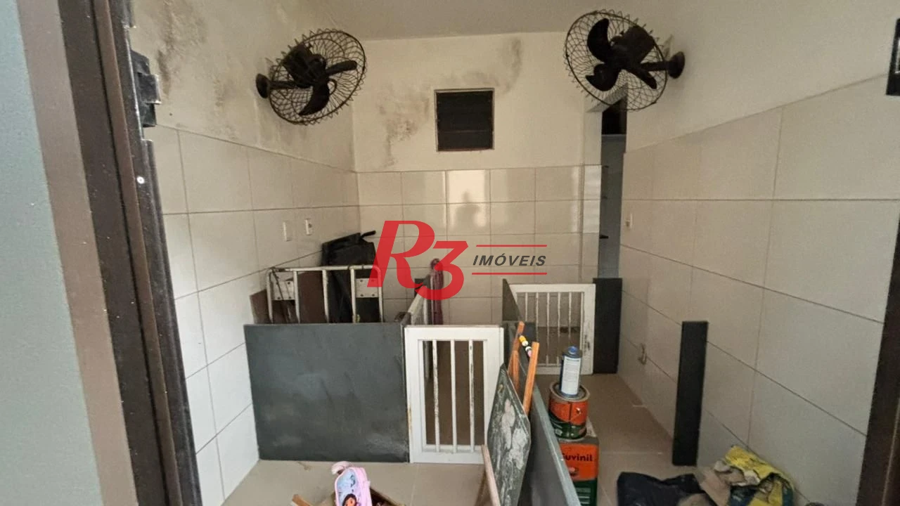 Sobrado com 4 dormitórios à venda, 276 m² por R$ 2.000.000,00 - Boqueirão - Santos/SP