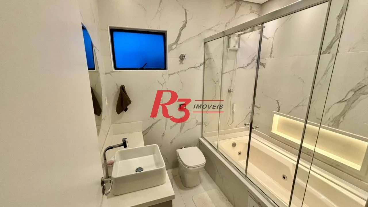 Sobrado com 4 dormitórios à venda, 276 m² por R$ 2.000.000,00 - Boqueirão - Santos/SP