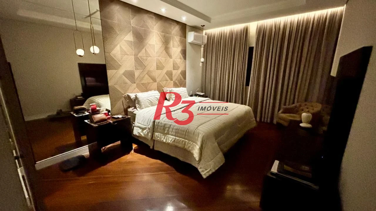 Sobrado com 4 dormitórios à venda, 276 m² por R$ 2.000.000,00 - Boqueirão - Santos/SP