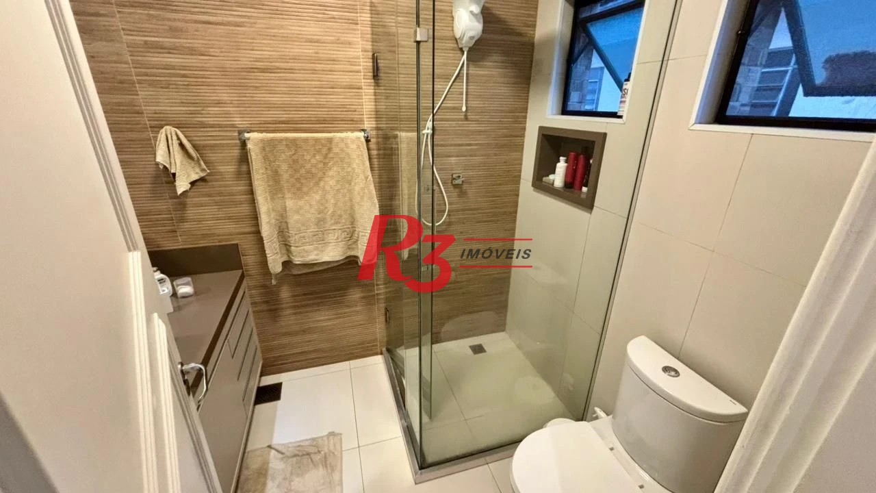 Sobrado com 4 dormitórios à venda, 276 m² por R$ 2.000.000,00 - Boqueirão - Santos/SP