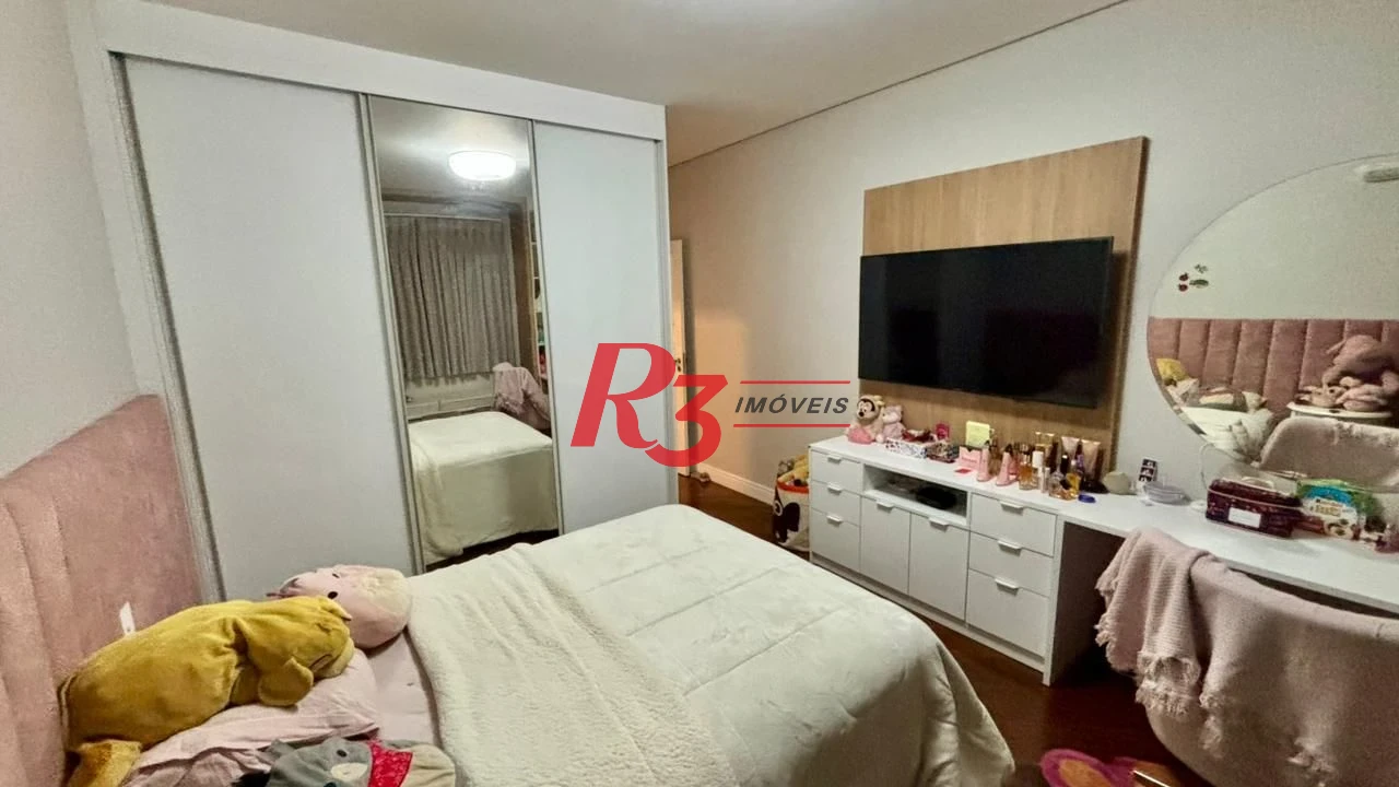 Sobrado com 4 dormitórios à venda, 276 m² por R$ 2.000.000,00 - Boqueirão - Santos/SP