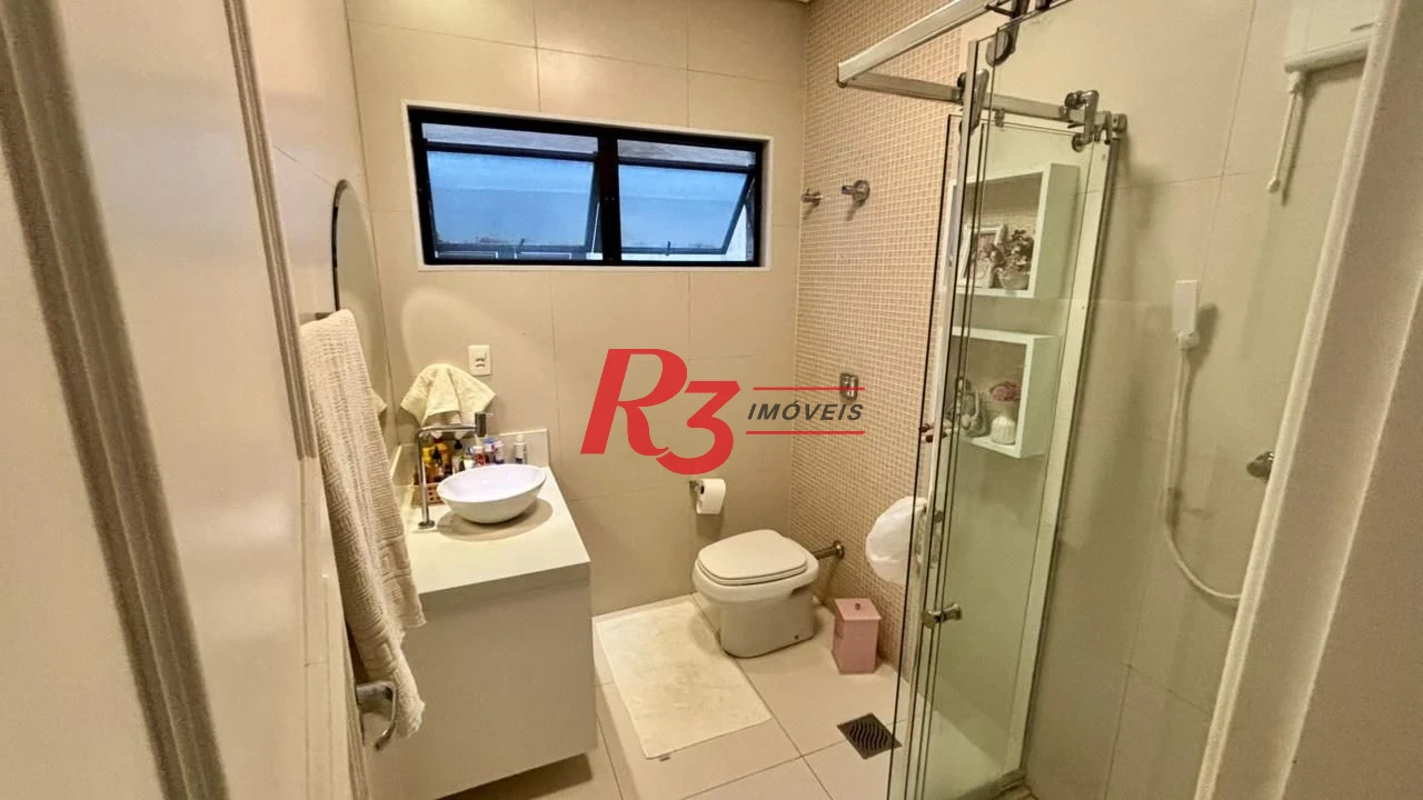 Sobrado com 4 dormitórios à venda, 276 m² por R$ 2.000.000,00 - Boqueirão - Santos/SP