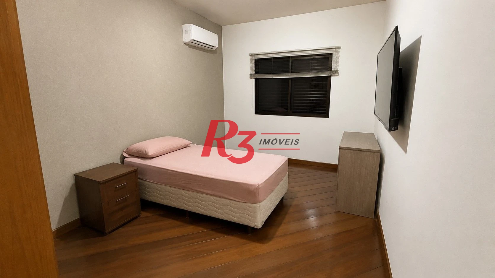 Sobrado com 4 dormitórios à venda, 276 m² por R$ 2.000.000,00 - Boqueirão - Santos/SP