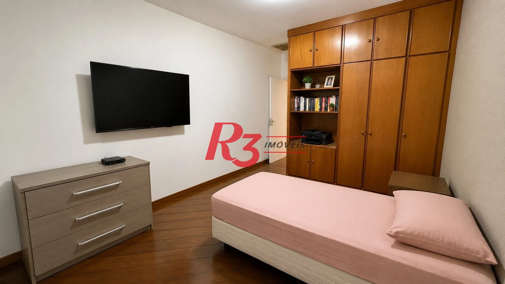 Sobrado com 4 dormitórios à venda, 276 m² por R$ 2.000.000,00 - Boqueirão - Santos/SP