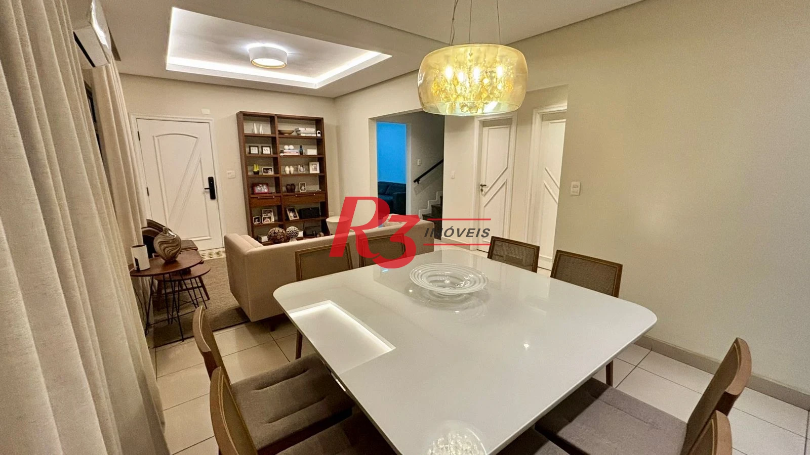 Sobrado com 4 dormitórios à venda, 276 m² por R$ 2.000.000,00 - Boqueirão - Santos/SP