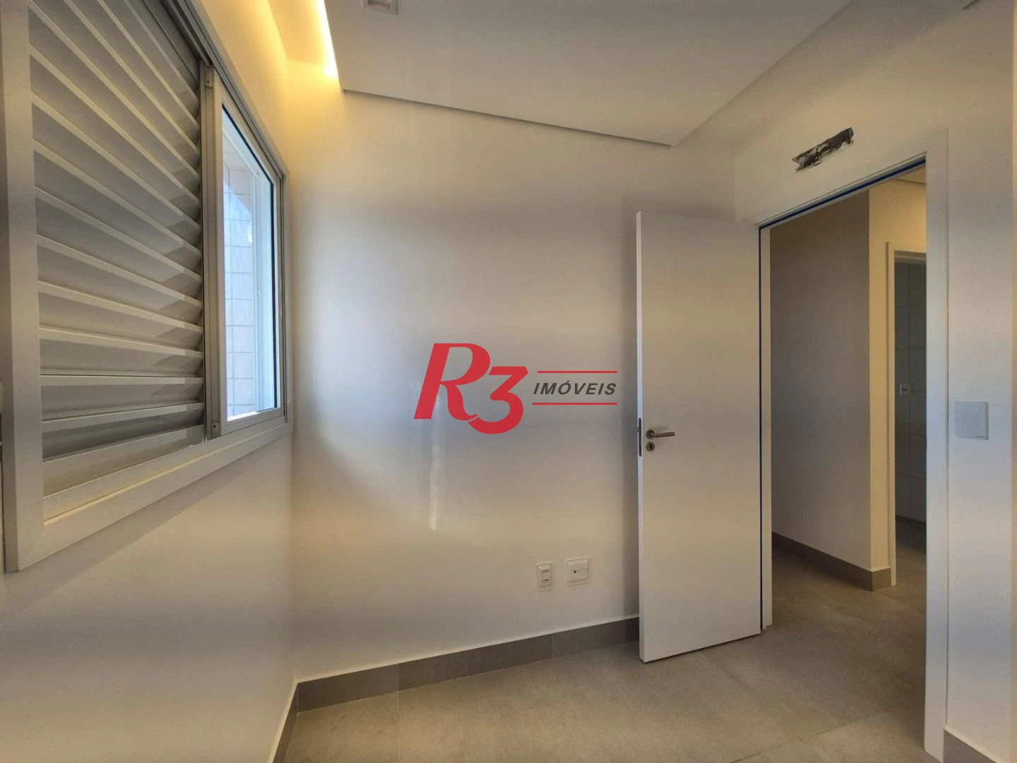 Que tal ser o 1° morador de um lindo apartamento que estamos alugando em Santos, com 2 quartos, sacada e lazer completo, tudo novinho?