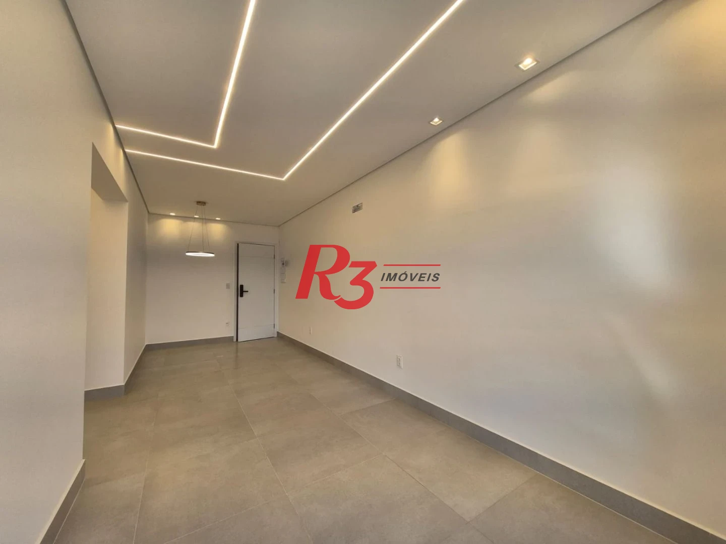 Que tal ser o 1° morador de um lindo apartamento que estamos alugando em Santos, com 2 quartos, sacada e lazer completo, tudo novinho?