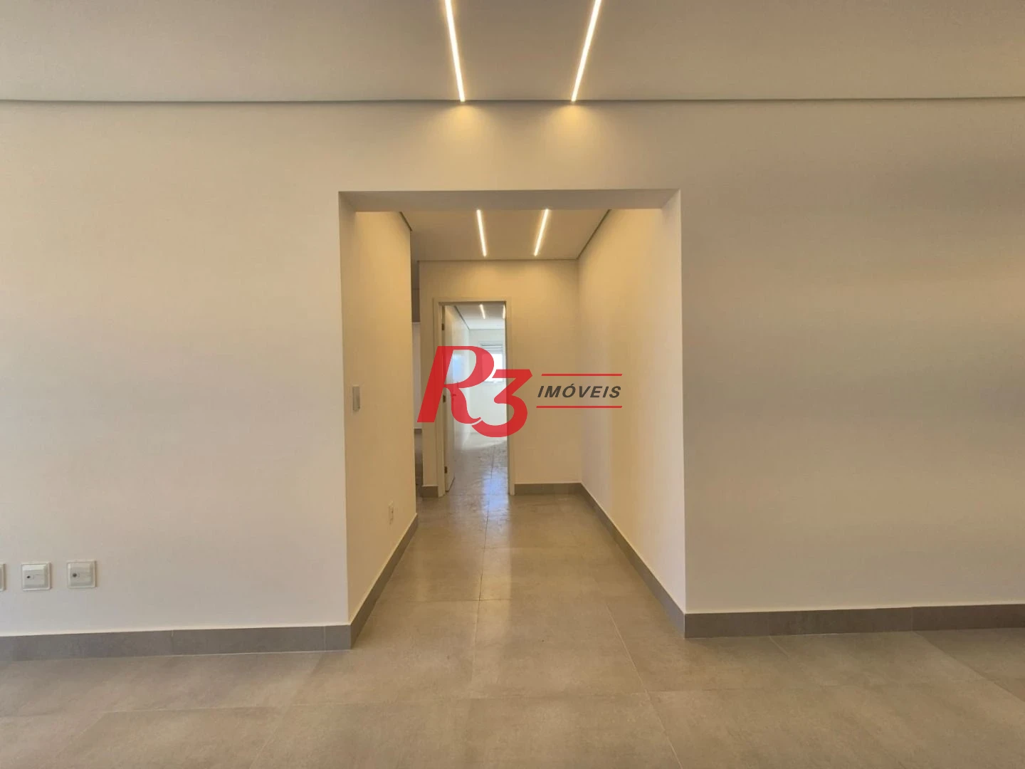 Que tal ser o 1° morador de um lindo apartamento que estamos alugando em Santos, com 2 quartos, sacada e lazer completo, tudo novinho?