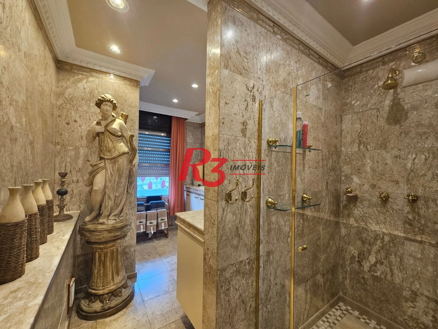 Apartamento com 2 dormitórios à venda, 146 m² por R$ 850.000,00 - Gonzaga - Santos/SP