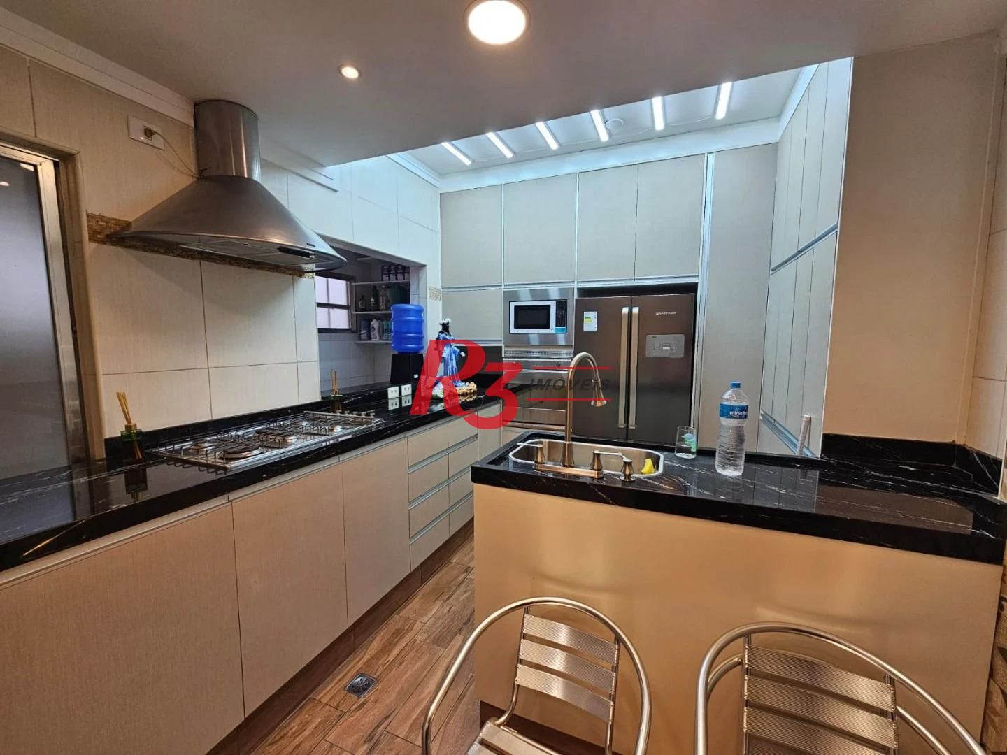 Apartamento com 2 dormitórios à venda, 146 m² por R$ 850.000,00 - Gonzaga - Santos/SP