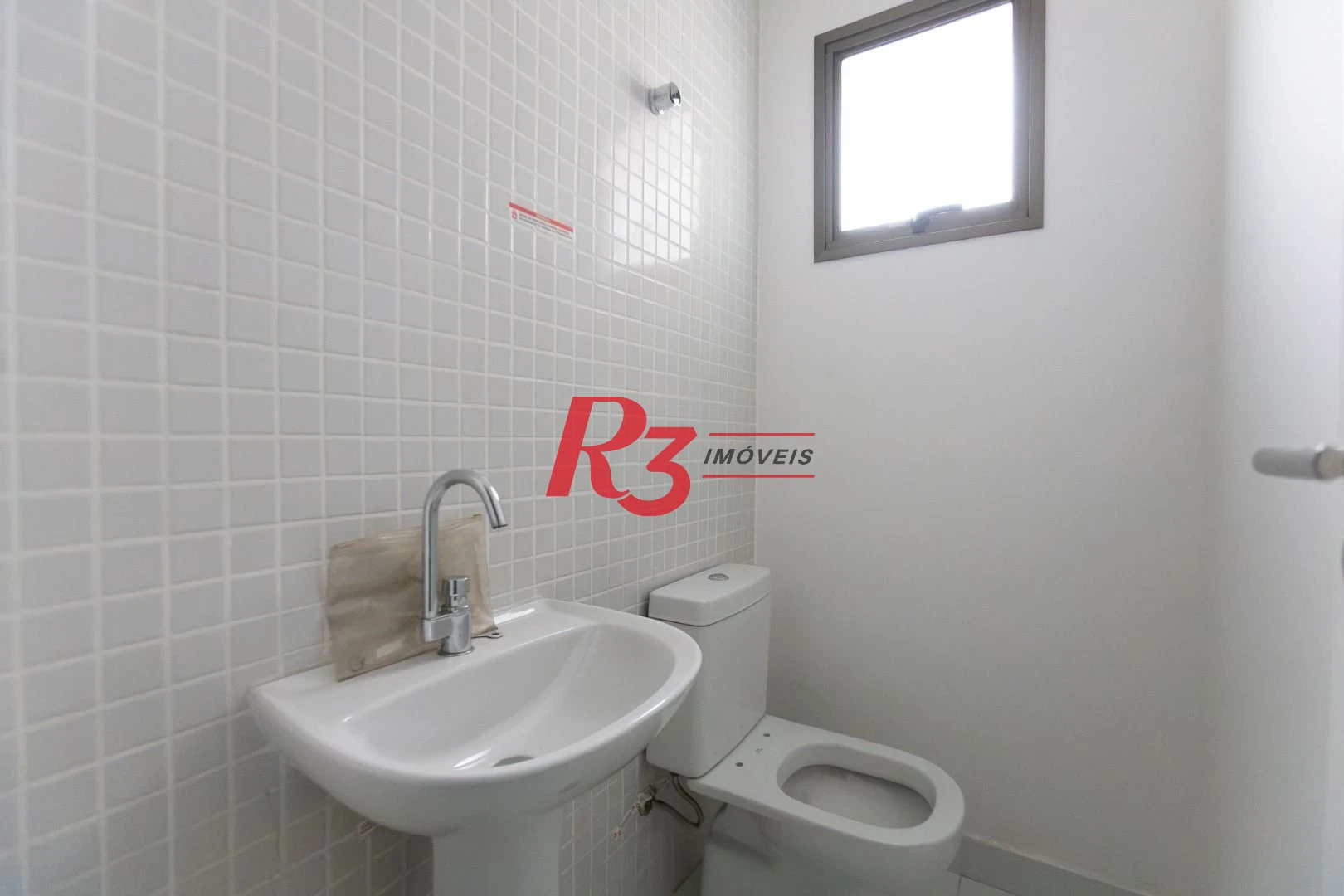 Sala, 66 m² - venda por R$ 390.000,00 ou aluguel por R$ 3.500,00/mês - Valongo - Santos/SP