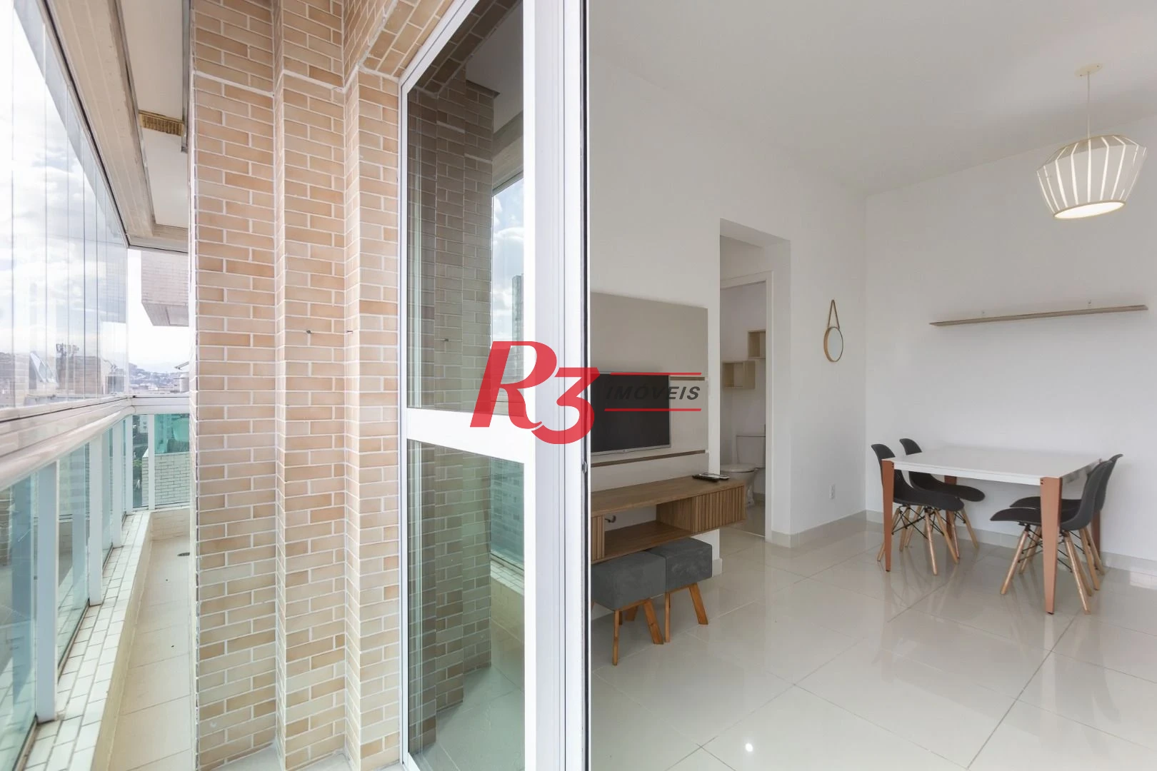 Apartamento com 1 dormitório para alugar, 51 m² por R$ 4.200,01/mês - José Menino - Santos/SP