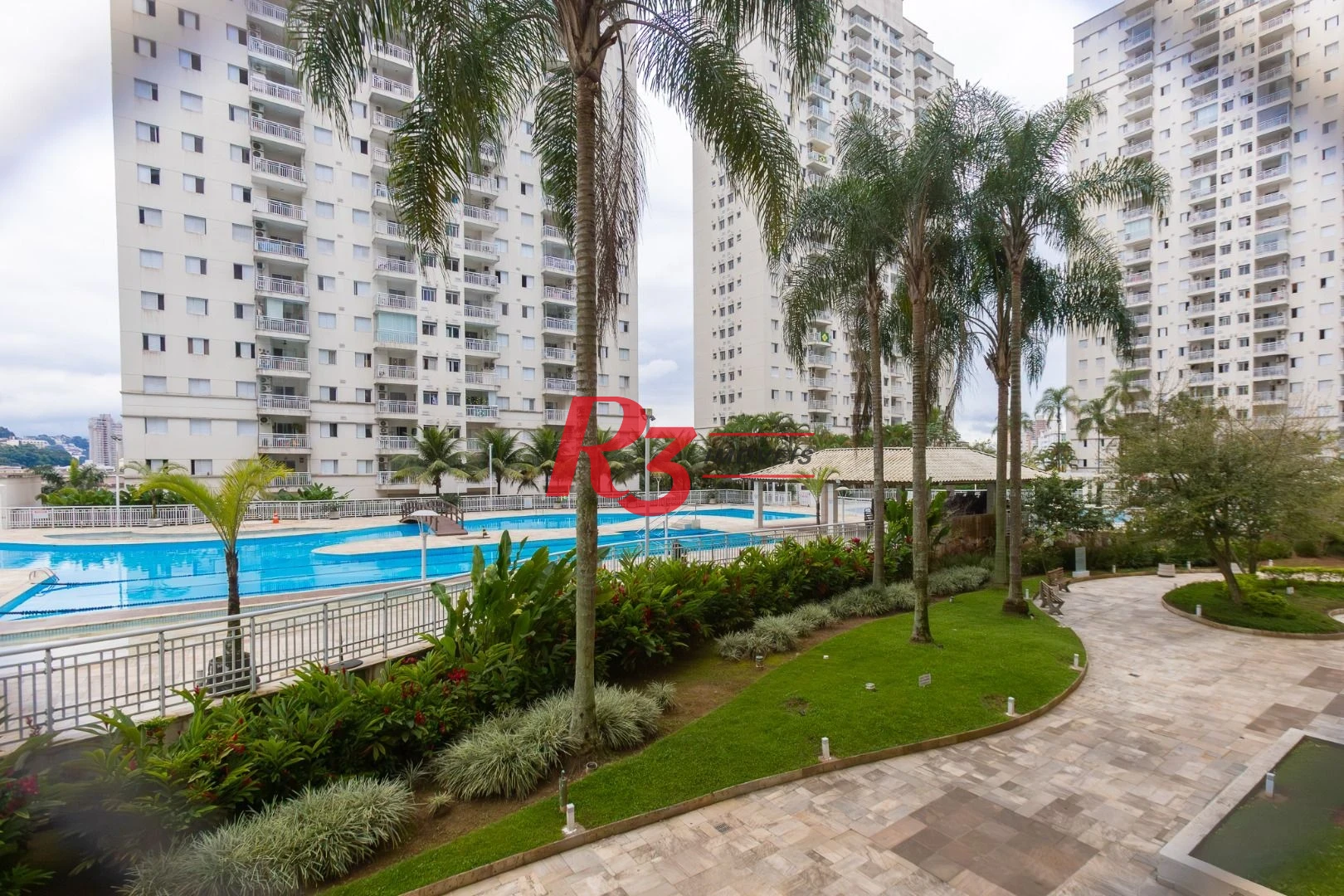 Apartamento com 2 dormitórios à venda, 64 m² por R$ 610.000,00 - Marapé - Santos/SP